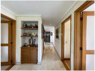 Apartamento de 3 alcobas en venta en Los Balsos, Medellín, 177 m² · foto 4 de 6