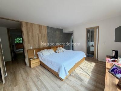 Apartamento de 3 alcobas en venta en El Poblado, Medellín, 130 m² · foto 10 de 12