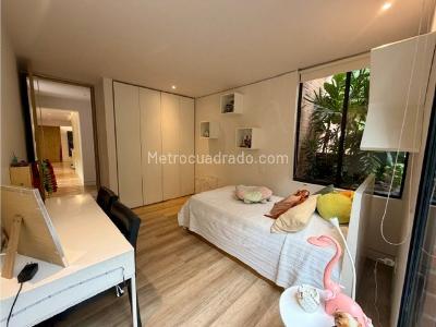 Apartamento de 3 alcobas en venta en El Poblado, Medellín, 130 m² · foto 12 de 12