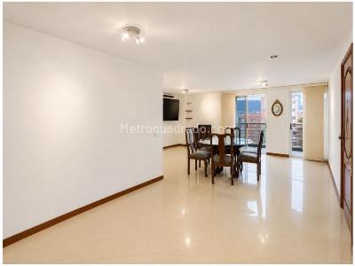 Apartamento de 3 alcobas en venta en Laureles, Medellín, 100 m² · foto 2 de 10