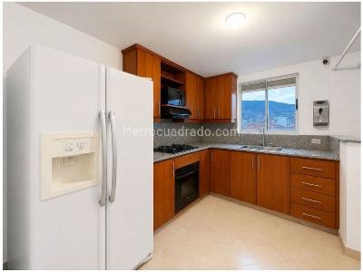 Apartamento de 3 alcobas en venta en Laureles, Medellín, 100 m² · foto 3 de 10