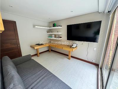Apartamento de 2 alcobas en venta en El Poblado, Medellín, 447 m² · foto 3 de 12