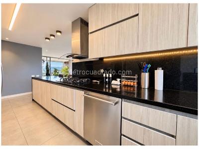 Apartamento de 3 alcobas en venta en Benedictinos, Envigado, 161 m² · foto 2 de 13