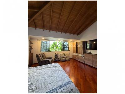 Casa de 4 alcobas en venta en Altos Del Poblado, Medellín, 330 m² · foto 13 de 19
