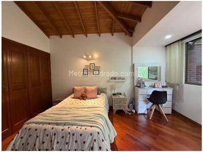 Casa de 4 alcobas en venta en Altos Del Poblado, Medellín, 330 m² · foto 16 de 19