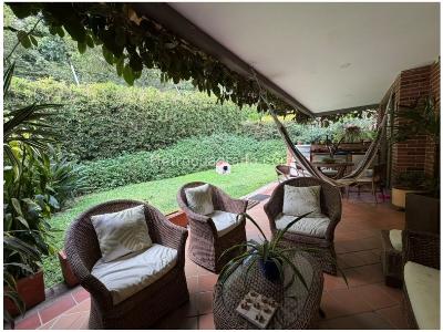 Casa de 4 alcobas en venta en Altos Del Poblado, Medellín, 330 m² · foto 2 de 19