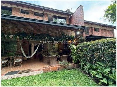 Casa de 4 alcobas en venta en Altos Del Poblado, Medellín, 330 m² · foto 7 de 19