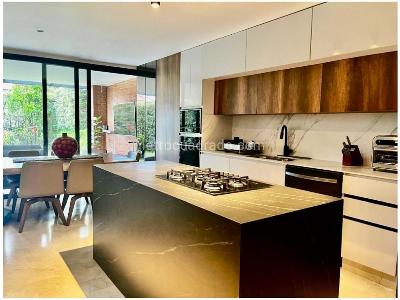 Casa de 3 alcobas en venta en La Cajella, Envigado, 202 m² · foto 7 de 20