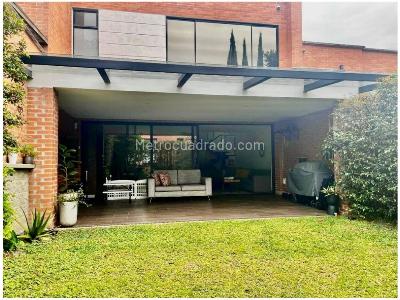 Casa de 3 alcobas en venta en La Cajella, Envigado, 202 m² · foto 12 de 20
