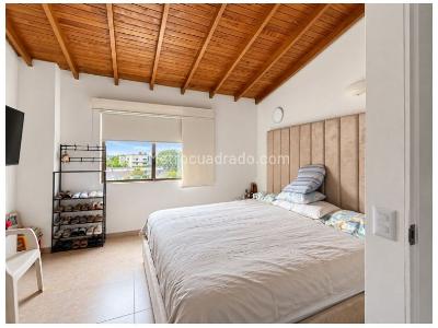 Apartamento de 3 alcobas en venta en Laureles, Medellín, 149 m² · foto 10 de 11
