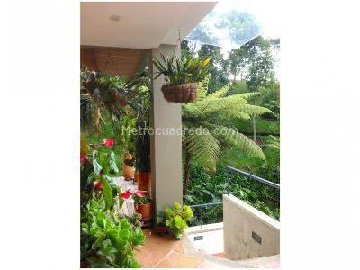 Casa de 4 alcobas en venta en Loma Del Escobero, Envigado, 293 m² · foto 3 de 20