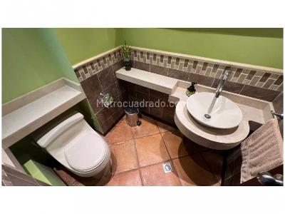Casa de 4 alcobas en venta en Loma Del Escobero, Envigado, 293 m² · foto 8 de 20