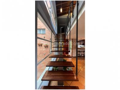 Casa de 4 alcobas en venta en Loma Del Escobero, Envigado, 293 m² · foto 17 de 20