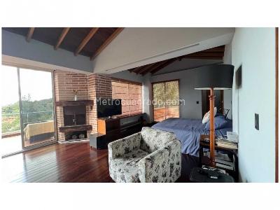 Casa de 4 alcobas en venta en Loma Del Escobero, Envigado, 293 m² · foto 19 de 20
