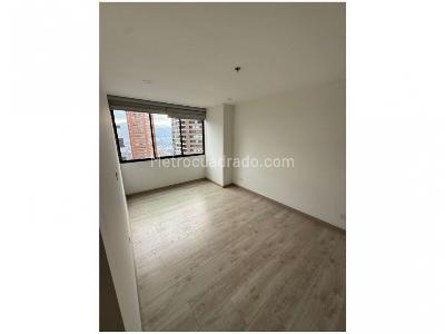 Apartamento de 3 alcobas en venta en Altos Del Poblado, Medellín, 90 m² · foto 4 de 12