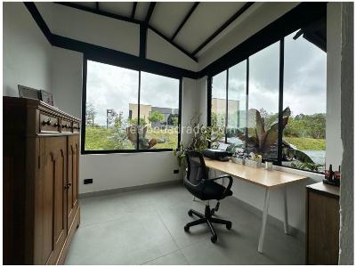 Casa de 3 alcobas en venta en Alto De Las Palmas, Envigado, 260 m² · foto 9 de 18