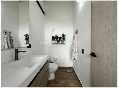 Casa de 3 alcobas en venta en Alto De Las Palmas, Envigado, 260 m² · foto 17 de 18