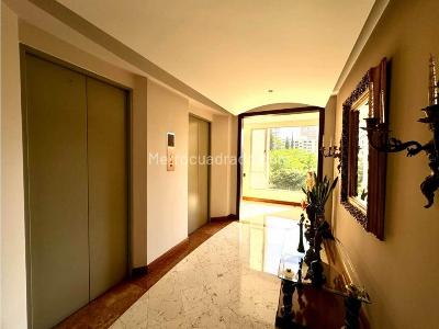 Apartamento de 4 alcobas en venta en El Poblado, Medellín, 412 m² · foto 2 de 15