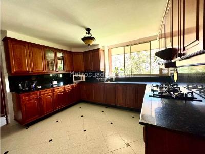 Apartamento de 4 alcobas en venta en El Poblado, Medellín, 412 m² · foto 8 de 15