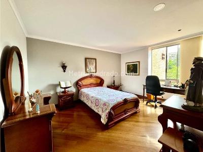 Apartamento de 4 alcobas en venta en El Poblado, Medellín, 412 m² · foto 11 de 15