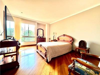 Apartamento de 4 alcobas en venta en El Poblado, Medellín, 412 m² · foto 13 de 15