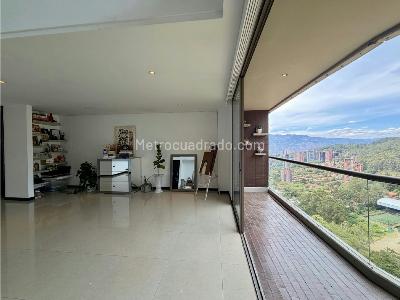Apartamento de 2 alcobas en venta en El Poblado, Medellín, 189 m² · foto 3 de 16
