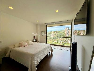 Apartamento de 2 alcobas en venta en El Poblado, Medellín, 189 m² · foto 9 de 16