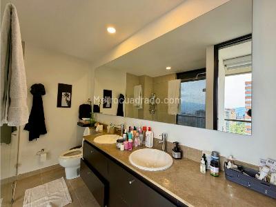 Apartamento de 2 alcobas en venta en El Poblado, Medellín, 189 m² · foto 15 de 16