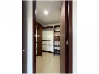 Apartamento de 3 alcobas en venta en La Inmaculada, Envigado, 107 m² · foto 10 de 12