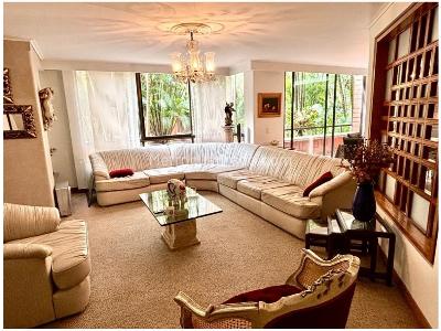 Apartamento de 3 alcobas en venta en La Loma Los Balsos, Medellín, 200 m² · foto 1 de 12
