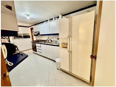 Apartamento de 3 alcobas en venta en La Loma Los Balsos, Medellín, 200 m² · foto 5 de 12