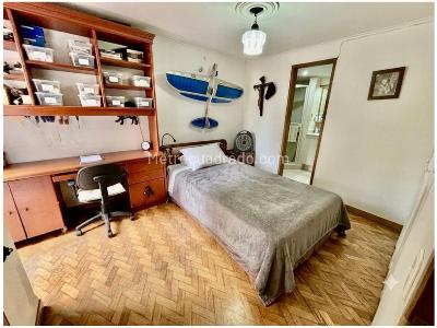 Apartamento de 3 alcobas en venta en La Loma Los Balsos, Medellín, 200 m² · foto 11 de 12