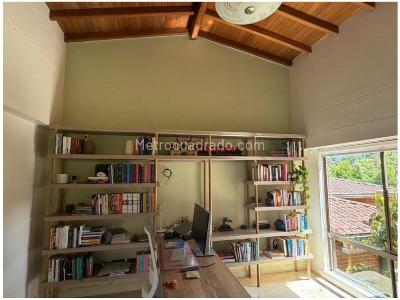 Casa de 5 alcobas en venta en La Sebastiana, Envigado, 408 m² · foto 15 de 17