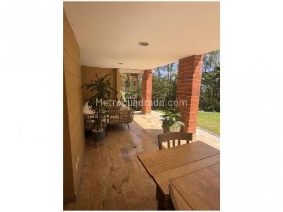 Casa de 5 alcobas en venta en La Sebastiana, Envigado, 408 m² · foto 4 de 17
