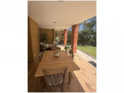 Casa de 5 alcobas en venta en La Sebastiana, Envigado, 408 m² · foto 11 de 17