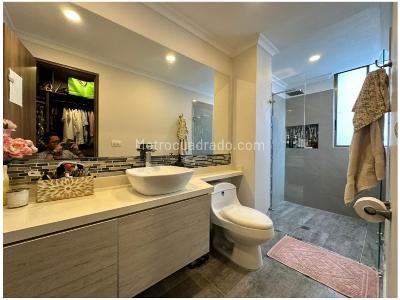 Apartamento de 4 alcobas en venta en Lalinde, Medellín, 215 m² · foto 11 de 15