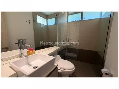 Apartamento de 3 alcobas en venta en Castropol, Medellín, 154 m² · foto 11 de 15