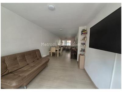 Casa de 3 alcobas en venta en Cumbres, Envigado, 179 m² · foto 9 de 20