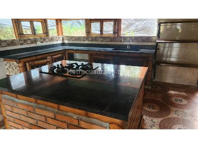 Casa de 5 alcobas en venta en Santa Elena, Medellín · foto 2 de 20