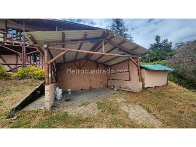 Casa de 5 alcobas en venta en Santa Elena, Medellín · foto 18 de 20