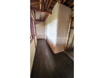 Casa de 5 alcobas en venta en Santa Elena, Medellín · foto 20 de 20