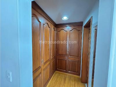 Apartamento de 3 alcobas en venta en Chico, Bogotá, 185 m² · foto 1 de 19