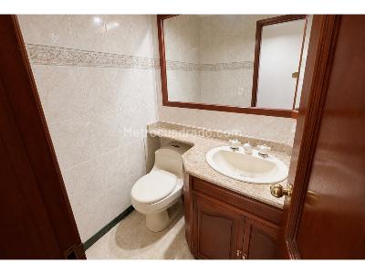 Apartamento de 3 alcobas en venta en Chico, Bogotá, 185 m² · foto 3 de 19