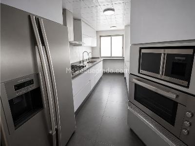 Apartamento de 3 alcobas en venta en Chico, Bogotá, 185 m² · foto 10 de 19