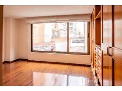 Apartamento de 3 alcobas en venta en Chico Navarra, Bogotá, 103 m² · foto 1 de 20