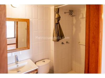 Apartamento de 3 alcobas en venta en Chico Navarra, Bogotá, 103 m² · foto 2 de 20