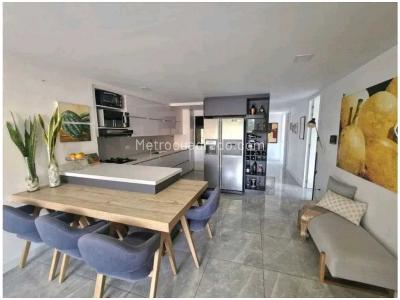 Apartamento de 3 alcobas en venta en El Nogal, Medellín, 110 m² · foto 5 de 20