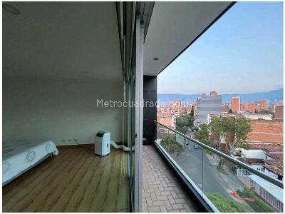 Apartamento de 2 alcobas en venta en Laureles, Medellín, 128 m² · foto 4 de 15