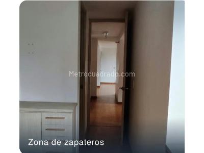 Apartamento de 2 alcobas en venta en Loma De Los Bernal, Medellín, 84 m² · foto 4 de 19