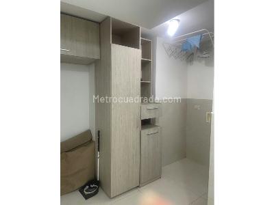 Apartamento de 2 alcobas en venta en Loma De Los Bernal, Medellín, 84 m² · foto 9 de 19